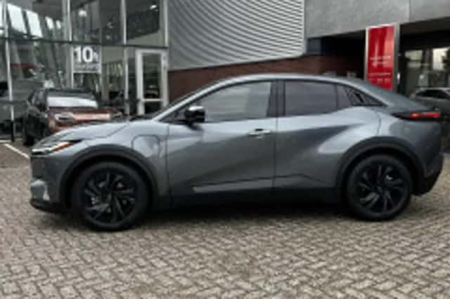 Toyota C-HR (2026) thumbnail 5