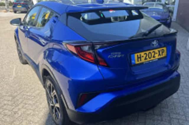 Toyota C hr (2020) thumbnail 3