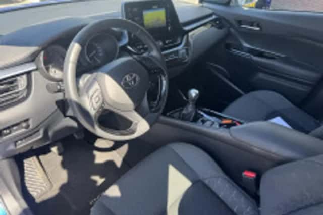 Toyota C hr (2020) thumbnail 5