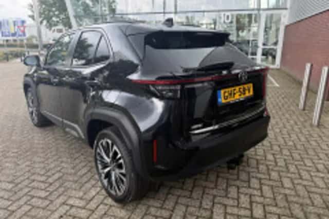 Toyota Yaris Cross (2024) thumbnail 3