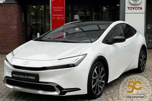 Toyota Prius (2025) thumbnail 1