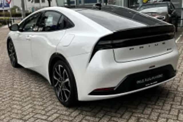 Toyota Prius (2025) thumbnail 3