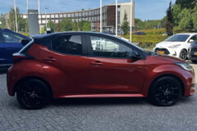Toyota Yaris (2023) thumbnail 6