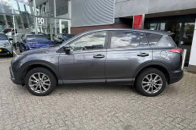 Toyota RAV4 (2017) thumbnail 4