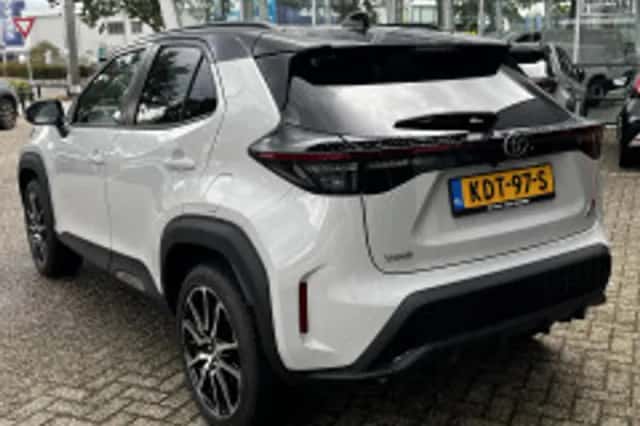 Toyota Yaris Cross (2025) thumbnail 3