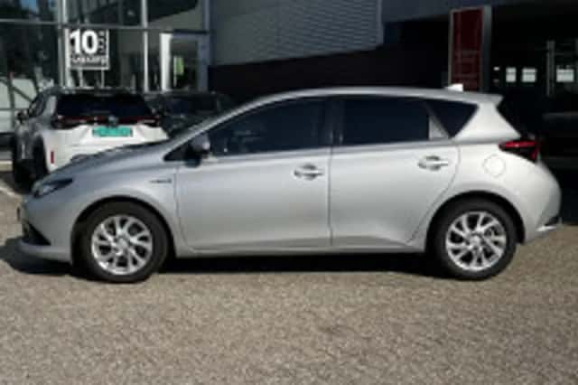 Toyota Auris (2017) thumbnail 5
