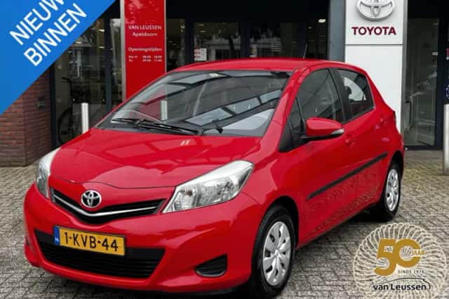 Toyota Yaris (2013) thumbnail 1