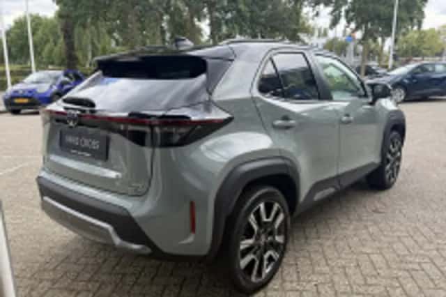Toyota Yaris Cross (2024) thumbnail 3