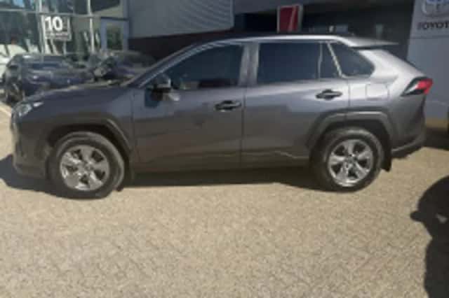 Toyota RAV4 (2024) thumbnail 6