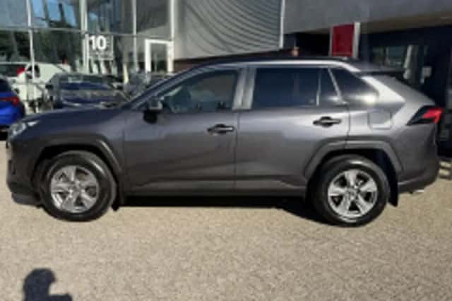 Toyota RAV4 (2024) thumbnail 5