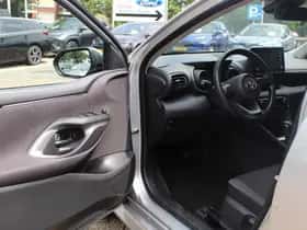 Toyota Yaris (2023) thumbnail 13