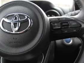 Toyota Yaris (2023) thumbnail 16