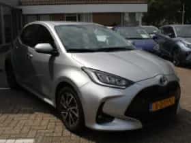 Toyota Yaris (2023) thumbnail 4