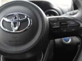 Toyota Yaris (2023) thumbnail 44