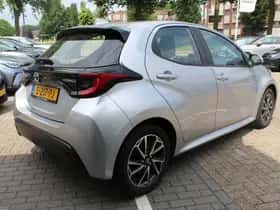 Toyota Yaris (2023) thumbnail 9