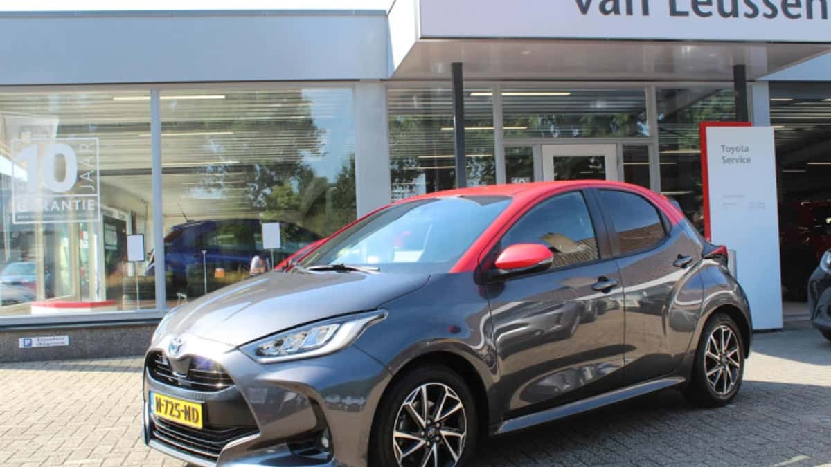 Toyota Yaris (2021) — foto 1