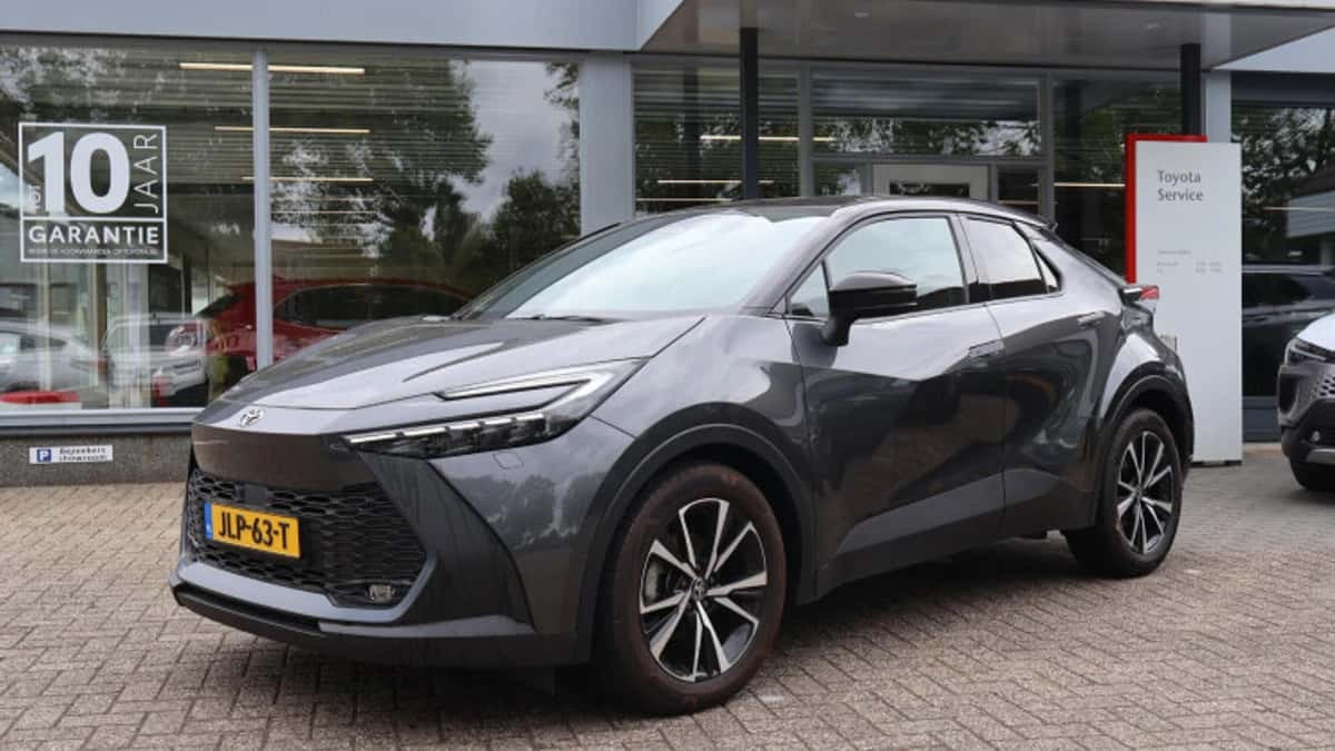 Toyota C hr (2024) — foto 1