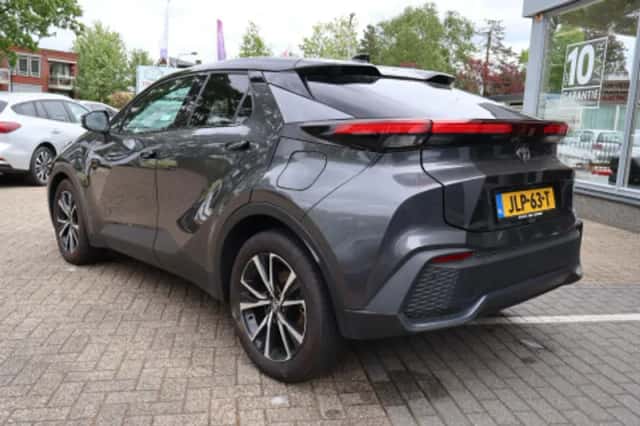 Toyota C hr (2024) thumbnail 2