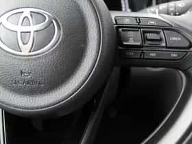 Toyota Yaris Cross (2025) thumbnail 16