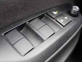 Toyota Yaris Cross (2025) thumbnail 23