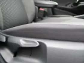 Toyota Yaris Cross (2025) thumbnail 51