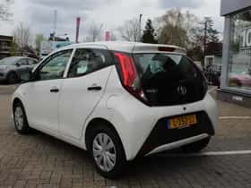 Toyota Aygo (2021) thumbnail 2