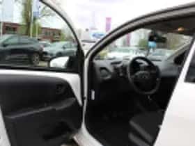 Toyota Aygo (2021) thumbnail 38