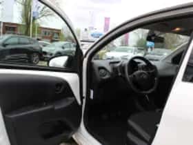 Toyota Aygo (2021) thumbnail 5
