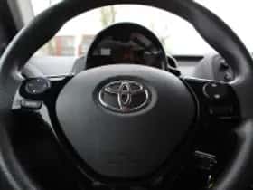 Toyota Aygo (2021) thumbnail 6