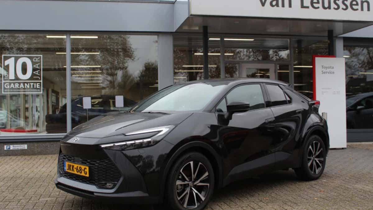 Toyota C hr (2025) — foto 1