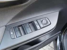 Toyota C hr (2025) thumbnail 15