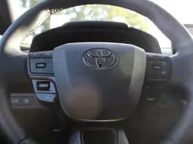 Toyota C hr (2025) thumbnail 16