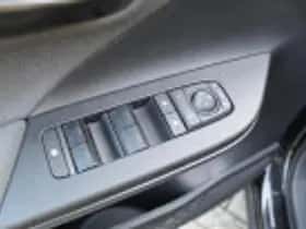Toyota C hr (2025) thumbnail 52