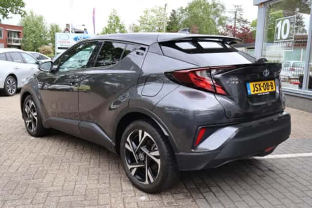 Toyota C hr (2023) thumbnail 2