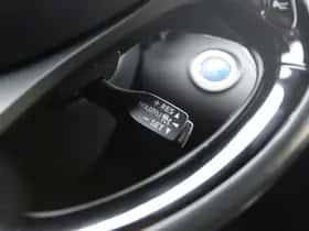 Toyota C hr (2023) thumbnail 16