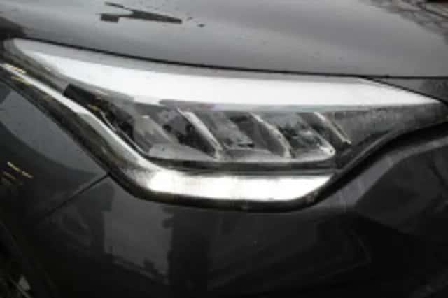 Toyota C hr (2023) thumbnail 5