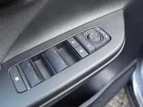 Toyota C hr (2024) thumbnail 18