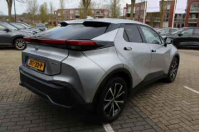 Toyota C hr (2024) thumbnail 3