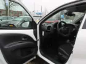 Toyota Aygo X (2024) thumbnail 43