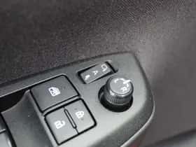 Toyota Yaris (2023) thumbnail 17