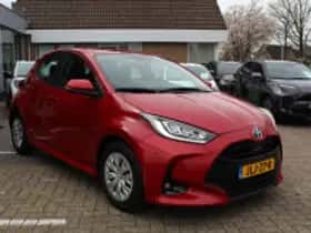 Toyota Yaris (2023) thumbnail 4