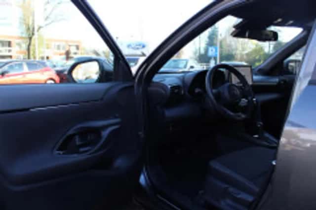 Toyota Yaris Cross (2025) thumbnail 6