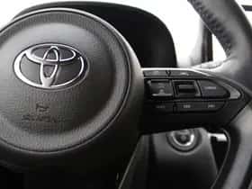 Toyota Yaris Cross (2025) thumbnail 16