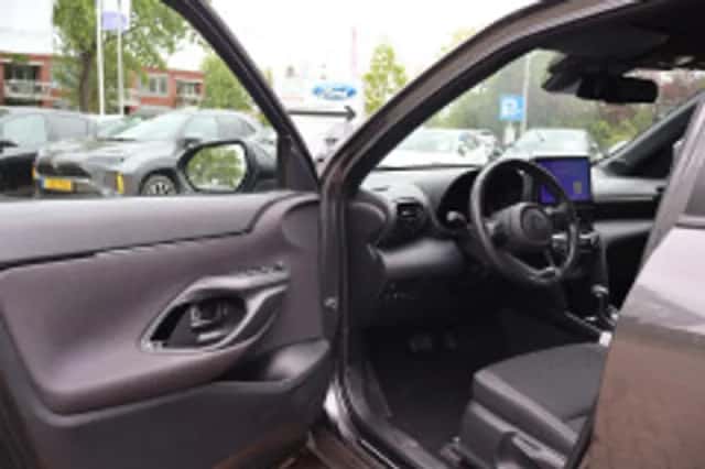Toyota Yaris Cross (2025) thumbnail 6