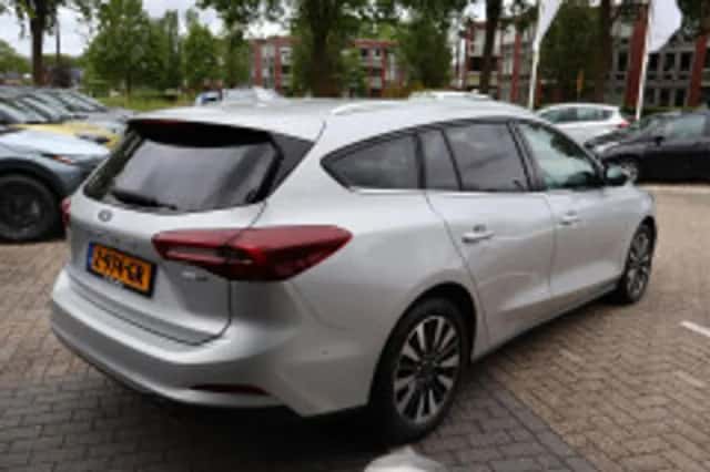 Ford Focus (2024) thumbnail 3