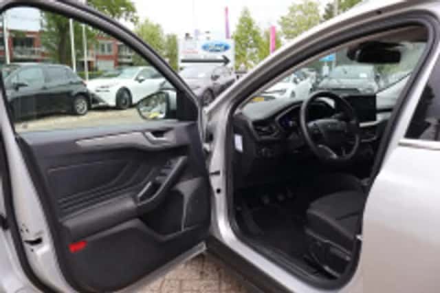 Ford Focus (2024) thumbnail 5