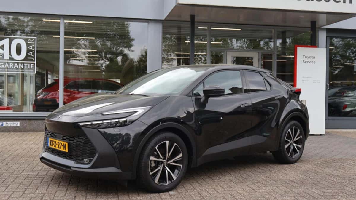 Toyota C hr (2024) — foto 1
