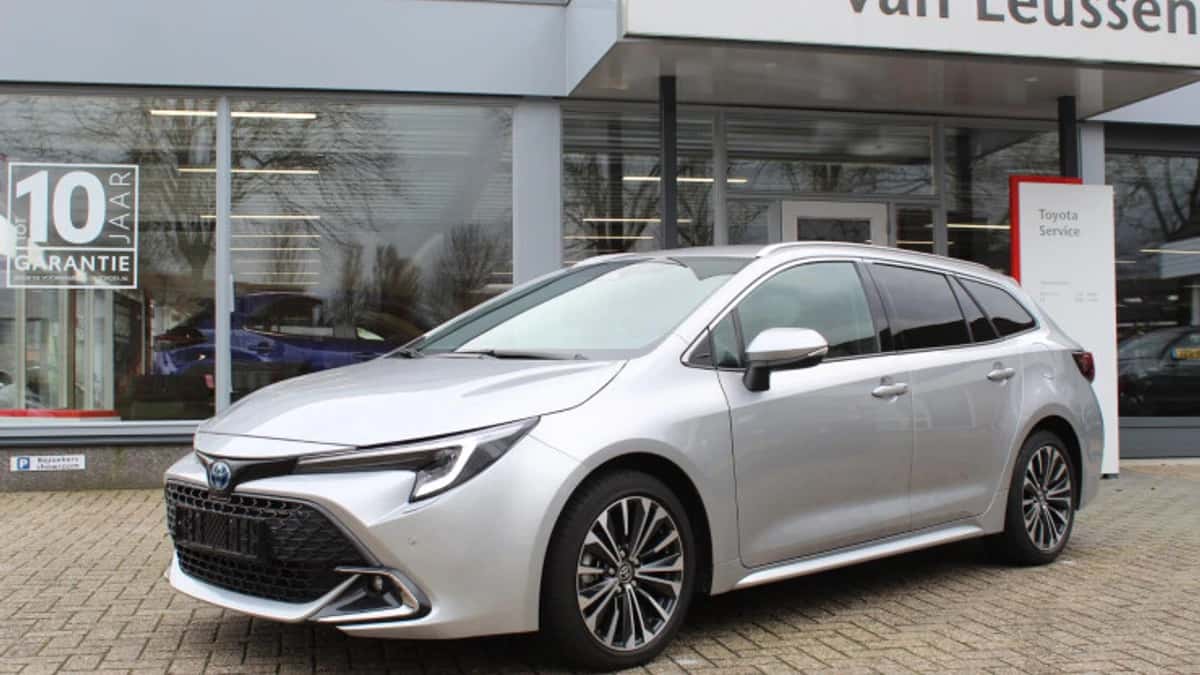 Toyota Corolla (2025) — foto 1