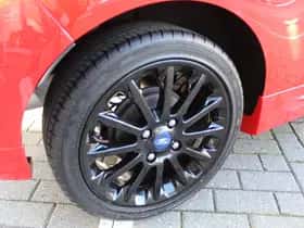 Ford Fiesta (2016) thumbnail 24