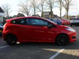 Ford Fiesta (2016) thumbnail 41